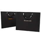 Logo thương hiệu tùy chỉnh Bảng giấy màu đen sang trọng Bao bì quần áo quà tặng túi mua sắm Bao bì giấy
