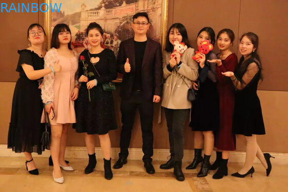 Logo in hình đặc biệt Nước trái cây cấp thực phẩm Sữa thạch Chất lỏng đứng lên Hình dạng chai