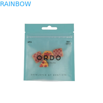 3 Bức in kỹ thuật số được niêm phong bên cạnh Bao bì cao su