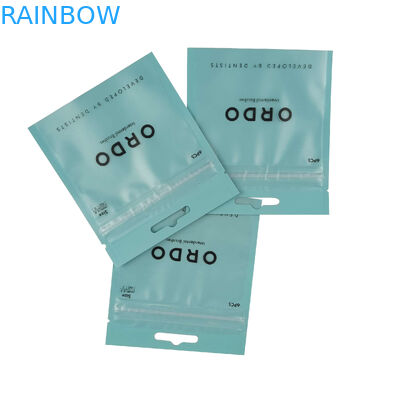 3 Bức in kỹ thuật số được niêm phong bên cạnh Bao bì cao su