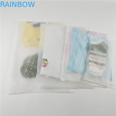 Nhà máy bán buôn nhựa trong suốt áo sơ mi quần áo bao bì túi với kéo kéo và móc
