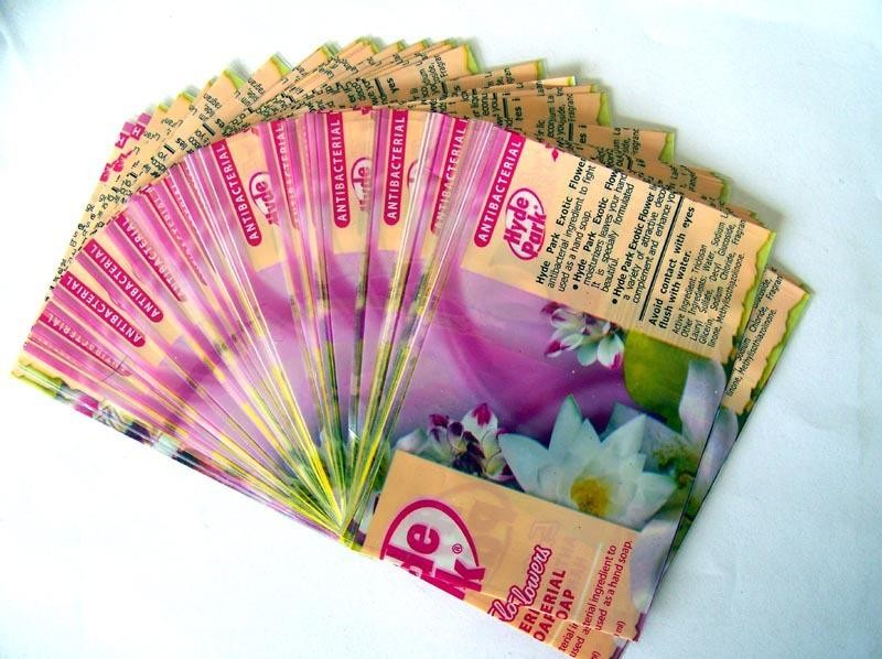 Nhãn thân thiện với môi co lại cho chai dầu gội PVC / PET Shrink Wrap