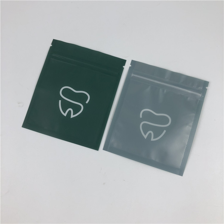 Matt Black Braces Aligners Flat Mylar Ziplock Túi phía trước rõ ràng cho phụ kiện răng