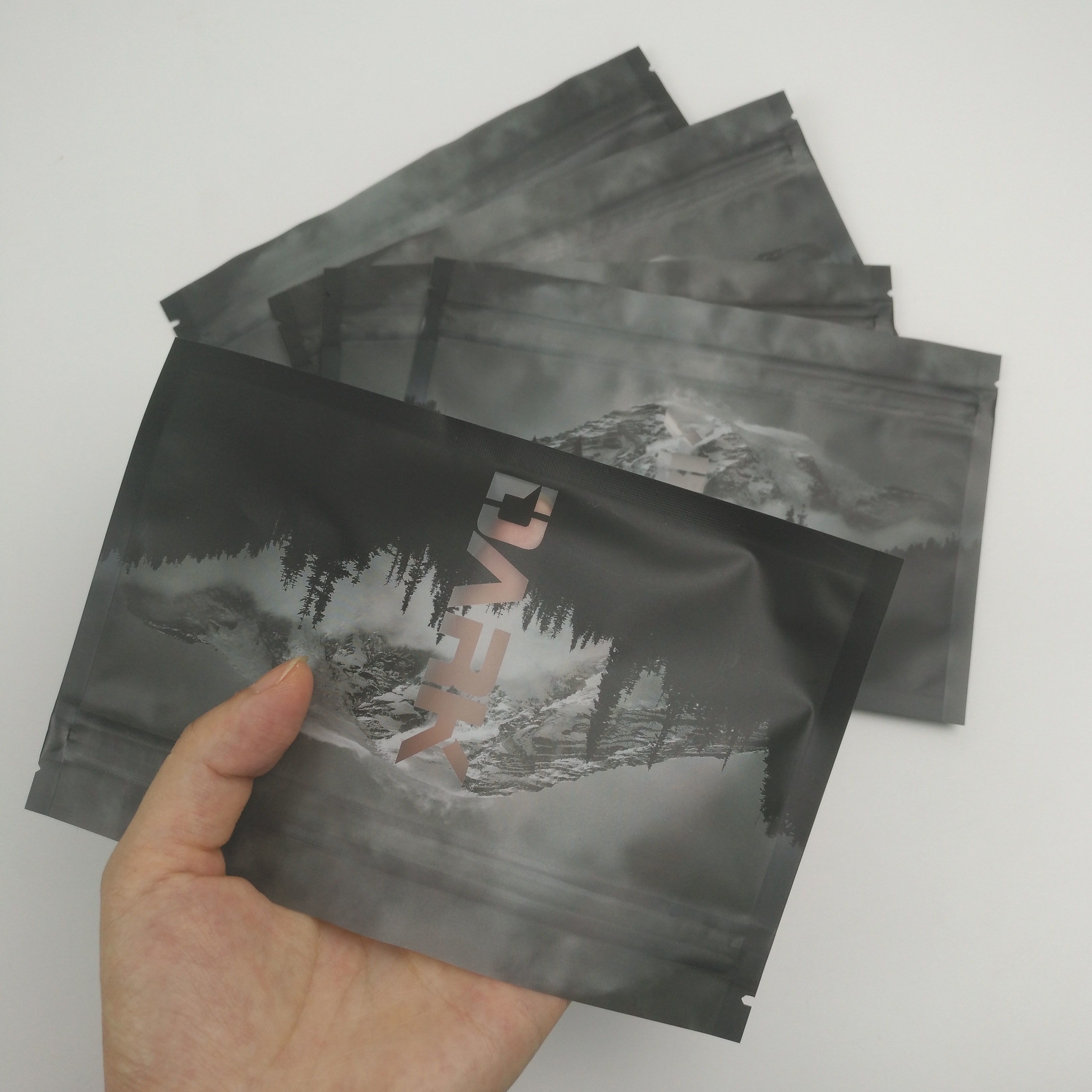 Rõ ràng Mặt trước Mặt sau Cửa sổ Cách nhiệt Khử mùi Có thể hàn lại Khóa zip Đóng gói Mylar Thực phẩm Bảo quản Ba bên Con dấu Doypack