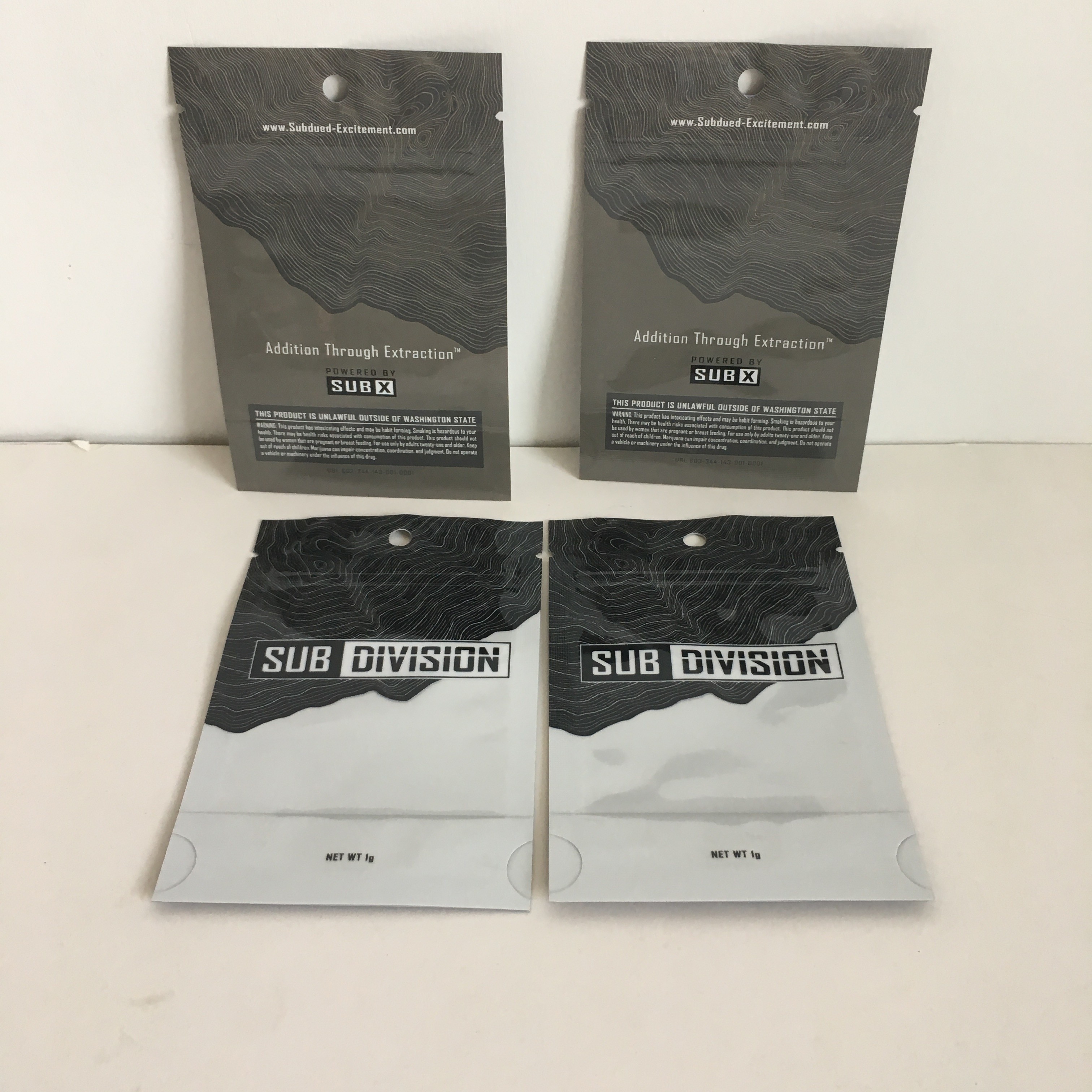 Chống mùi Đứng lên Túi Mylar Túi có Ziplock 1g Cần sa Túi nhựa có hoa Cần sa có lỗ treo Cửa sổ rõ ràng